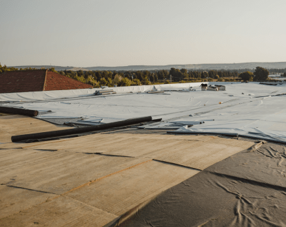 <p style="font-family: 'Poppins', sans-serif; font-weight: 700; font-size:24px;">TPO ROOFING SERVICES
</p>